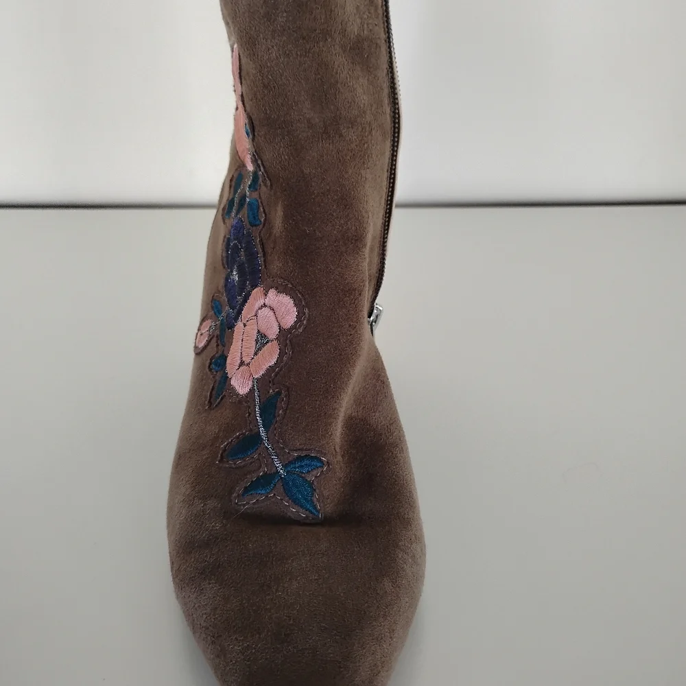 Steven by Steve Madden Size 7 1/2 Floral Ankle Boots - Picture 5 of 13